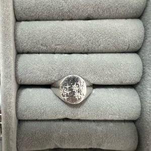 Mejuri Leo Astrology constellation ring